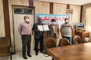 رئیس و کارکنان اداره دامپزشکی اسدآباد از بازنشسته ایثارگر این شهرستان تجلیل بعمل آوردند